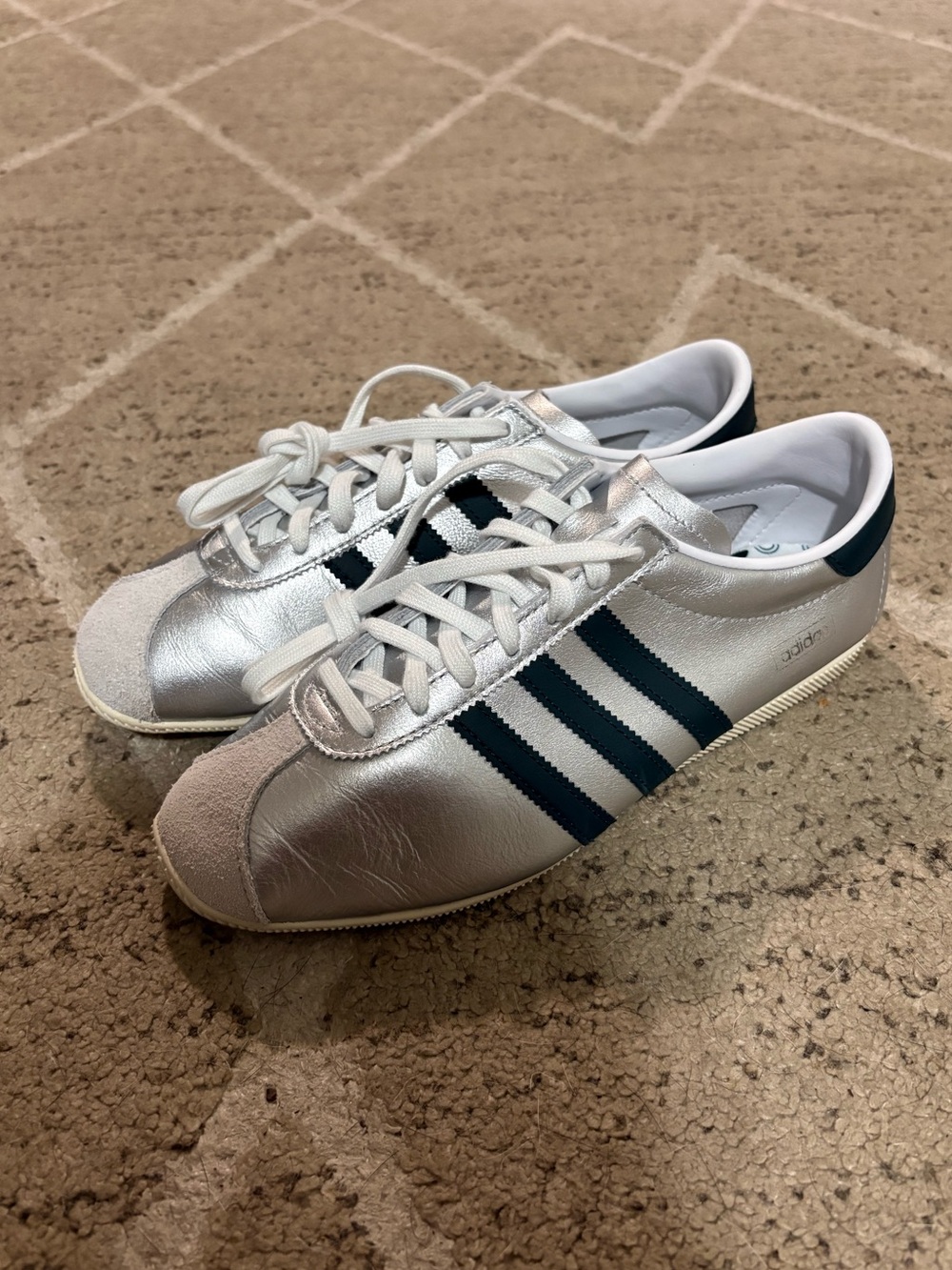 WOMEN'S ADIDAS ORIGINALS PARIS CASUAL SHOES SIZE 6.5